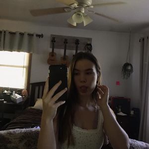 Meet your Posher, Chloe